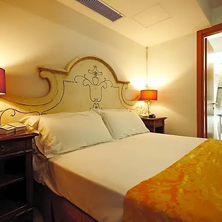Vico Regio Hotel 4*